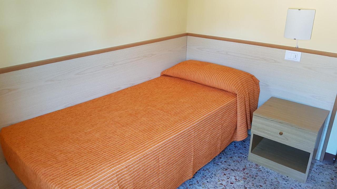 Albergo Meuble Olivi Toscolano Maderno Ngoại thất bức ảnh