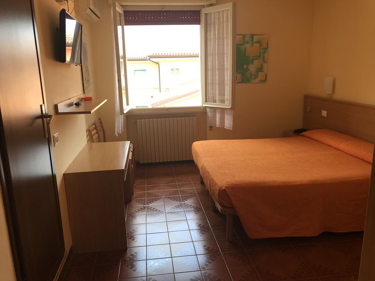 Albergo Meuble Olivi Toscolano Maderno Ngoại thất bức ảnh