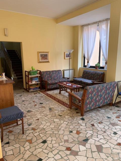 Albergo Meuble Olivi Toscolano Maderno Ngoại thất bức ảnh